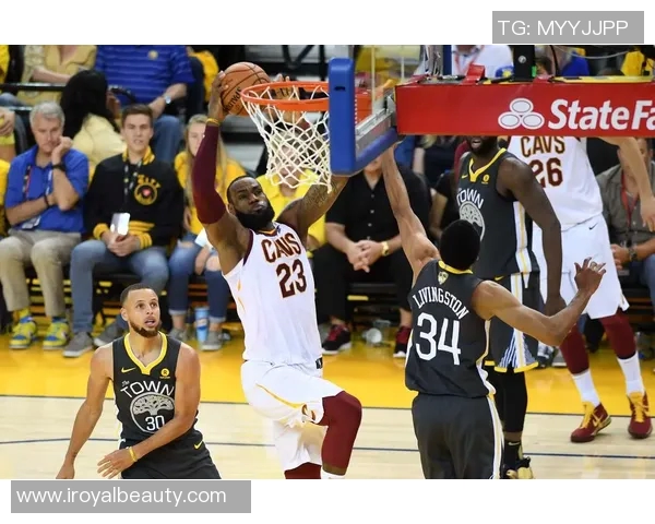 勇士与骑士总决赛第五场激战回顾：历史时刻与传奇对决的精彩瞬间