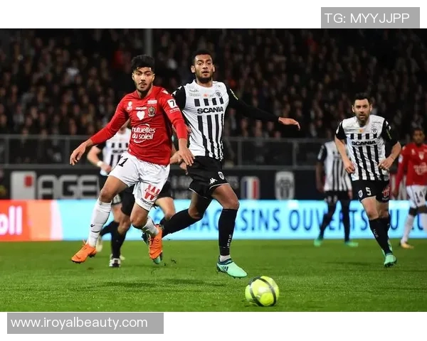 巴黎与昂热对决全方位数据分析及比赛亮点回顾 巴黎与昂热对决全方位数据分析及比赛亮点回顾