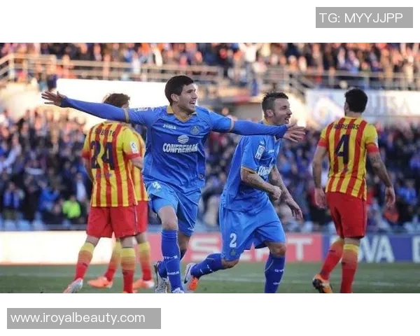 巴伦西亚主场迎战赫罗纳争夺西甲积分榜关键战役 巴伦西亚主场迎战赫罗纳争夺西甲积分榜关键战役