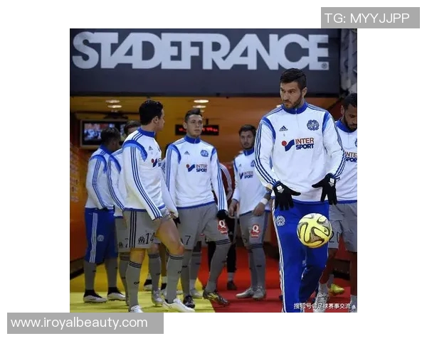 温哥华白帽与西雅图海的激烈对决展现足球魅力与团队精神