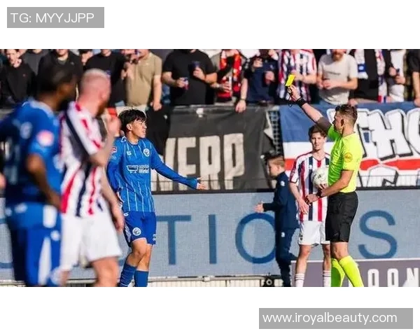 邓伯什与鹿特丹的激烈对决揭示足球战术的精彩博弈与团队合作的重要性 邓伯什与鹿特丹的激烈对决揭示足球战术的精彩博弈与团队合作的重要性