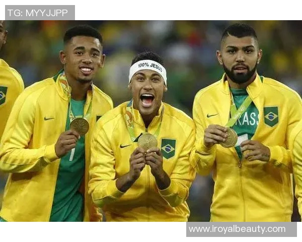 Fc达拉斯与白帽的激烈对决揭示足球战术与团队合作的重要性 Fc达拉斯与白帽的激烈对决揭示足球战术与团队合作的重要性